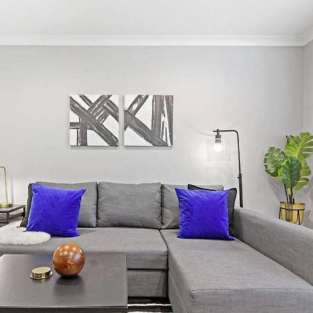 שיקגו Sophisticated Studio Apartment With Modern Kitchen - Oakdale Od2 Rep מראה חיצוני תמונה