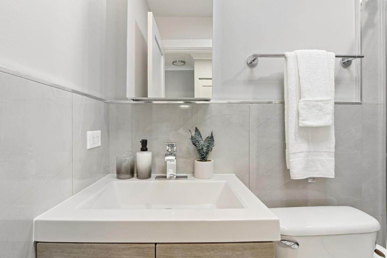 שיקגו Sophisticated Studio Apartment With Modern Kitchen - Oakdale Od2 Rep מראה חיצוני תמונה