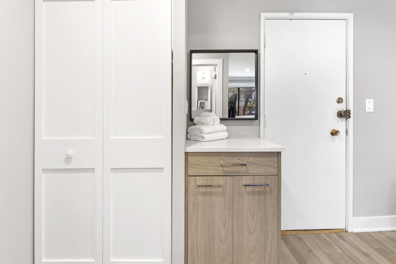 שיקגו Sophisticated Studio Apartment With Modern Kitchen - Oakdale Od2 Rep מראה חיצוני תמונה